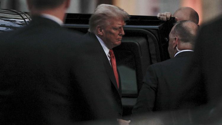 ABD Başkanı Cumhurbaşkanı Trump, Washington'da Güvenlik Gösterisi İçin Restorana Gitti