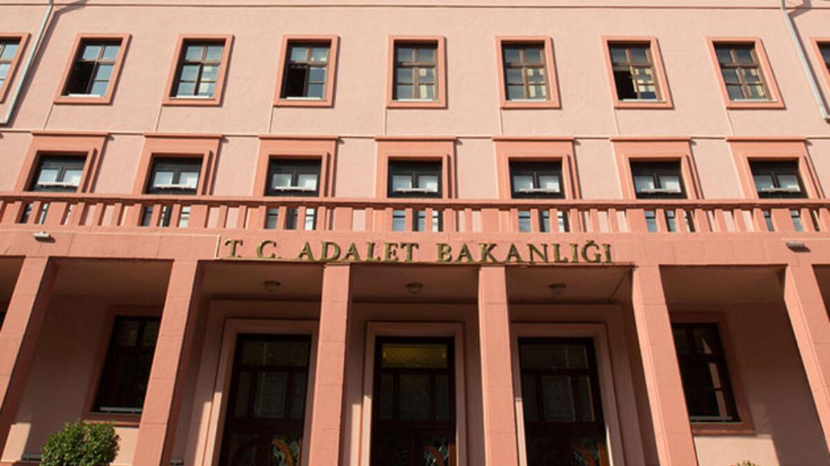 Adalet Bakanlığı 1000 Hakim ve Savcı Yardımcısı Alımı Yapacak! İşte Detaylar