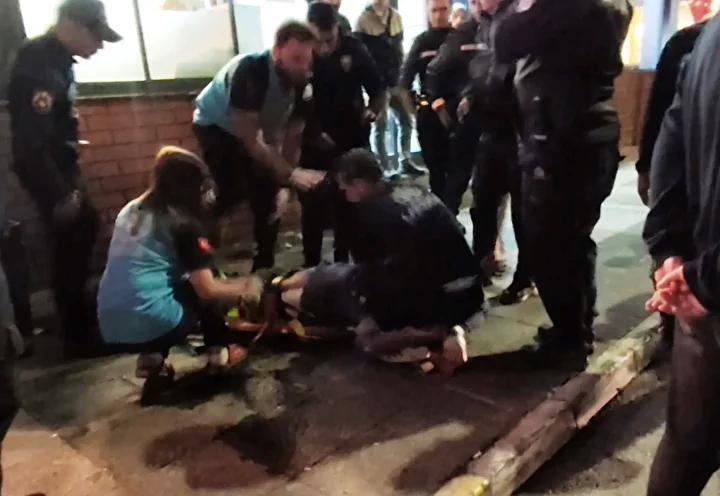 Aksaray'da Bıçaklı Kavga: İki Genç Yaralandı ve Hastaneye Kaldırıldı