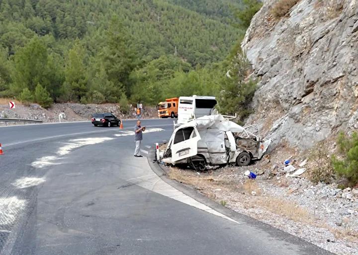 Akseki-Manavgat Yolunda Feci Kaza: Bir Ölü ve Yaralılar Var