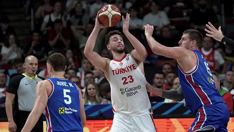 Türkiye'nin gururu, Alperen Şengün, 2025 Avrupa Basketbol Şampiyonası'nda grubunu yenilgisiz tamamlayarak son 16 turuna yükselmenin sevincini yaşadı. Maç sonrası yaptığı değerlendirmede takımın başarısının önemine vurgu yaptı.