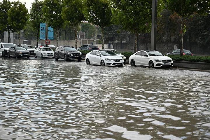 Ankara'da Sağanak Sonrası Kademe Kademe Ulaşımdaki Zorluklar