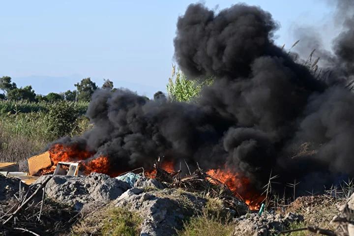 Antalya Seralarına Yakın Bölgede Çıkan Yangın Korkuttu