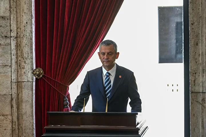 Atatürk'ü Anma Töreninde CHP Lideri Özel'den Anlamlı Kutlama Mesajı