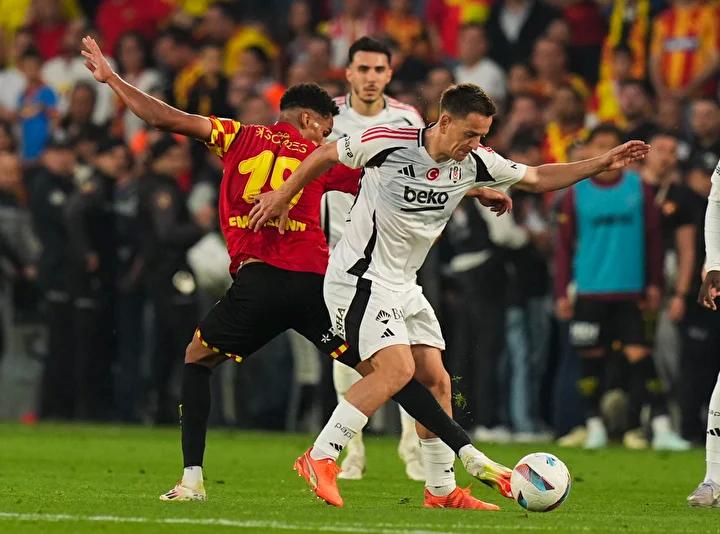 Beşiktaş'ın Yeni Sezon İniş Çıkışları ve Transfer Hareketleri