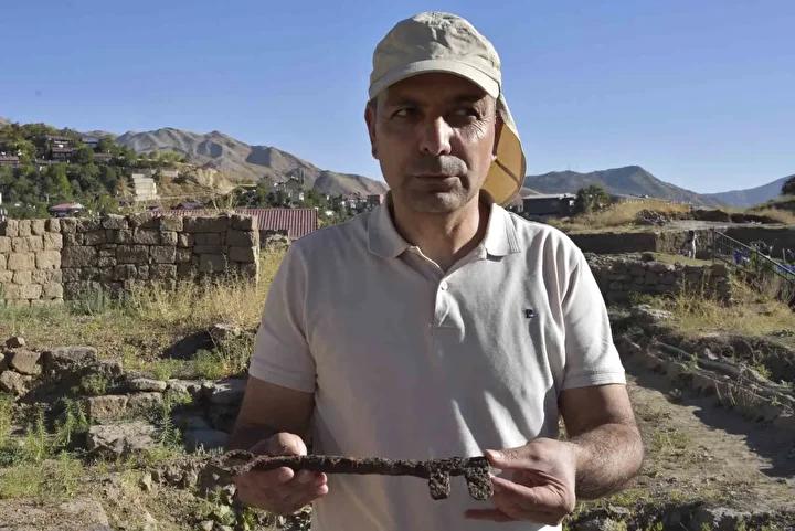 Bitlis Kalesi Kazılarında Ortaya Çıkan Önemli Kültürel Buluntular ve Çalışmalar