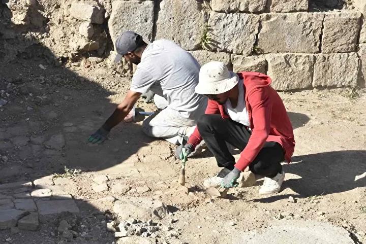 Bitlis Kalesi Kazılarında Ortaya Çıkan Önemli Kültürel Buluntular ve Çalışmalar