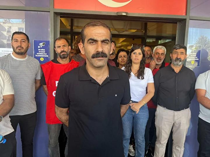 Buca Belediyesi İşçileri Artan Maaş Ödemeleriyle İlgili Eylemde