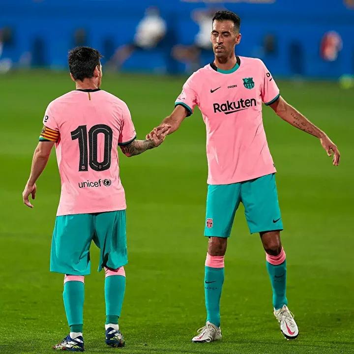 Inter Miami, Sergio Busquets'in sezon sonunda takımdan ayrılacağını açıkladı. Bu sezonun, deneyimli orta saha oyuncusunun profesyonel kariyerindeki son dönemleri olacak.