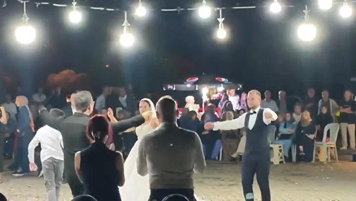 Çalışma Alanında Düğün Çekimiyla Sürpriz Nişan ve Evlilik Hikayesi