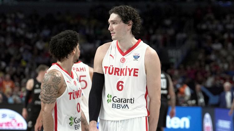 Cedi Osman’dan EuroBasket Gümüş Madalya Sevinci ve Takım Hikayesi