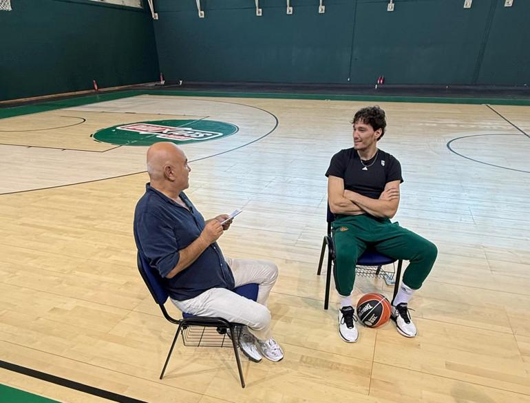 Cedi Osman’dan EuroBasket Gümüş Madalya Sevinci ve Takım Hikayesi