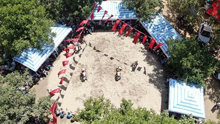 Dağeymiri’de Geleneksel Güreşler Tekrar Canlandı: Kadıbağı Festivali İkinci Kez Gerçekleşti