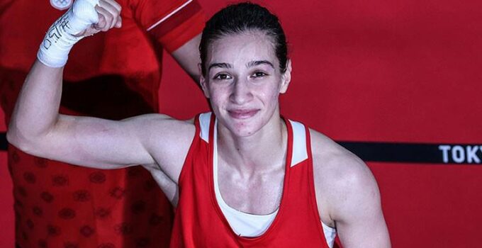 Dünya Boks Şampiyonası’nda Milli Sporcumuz Buse Naz Çakıroğlu Yarı Finalde