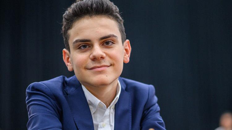 Ediz Gürel'den Tarihi Zafer: Dünya Şampiyonu Gukesh'i Mağlup Etti