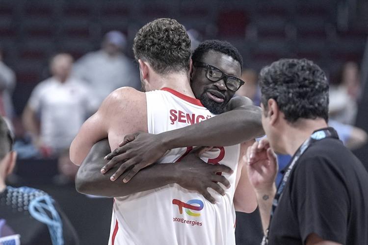 EuroBasket Yarı Finalinde Türkiye-Yunanistan Maçı Heyecanı Yaklaşıyor