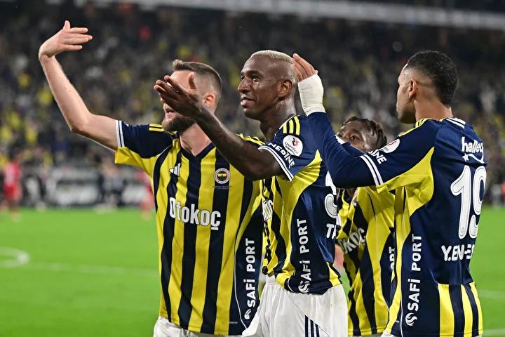 Fenerbahçe-Antalyaspor Maçında Tartışmalı Penaltı Pozisyonu Uzman Yorumlarıyla İncelendi