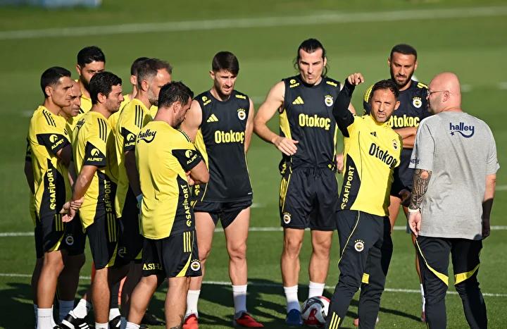Fenerbahçe'de Tedesco İlk Antrenmanını Gerçekleştirdi ve Transfer Gelişmeleri