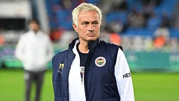 Fenerbahçe'de Teknik Direktör Değişikliği ve Transfer Gelişmeleri