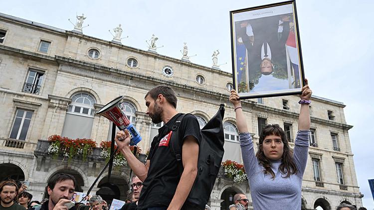 Fransa'da Hükümet Değişikliği ve Halk Protestoları