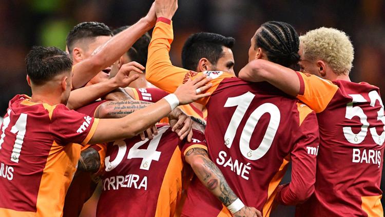Galatasaray, Alanyaspor Maçıyla Liderliğini Koruyor