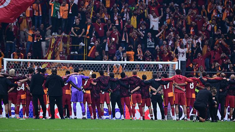 Galatasaray, Liverpool'u Yenilerek Tarih Yazdı: 'Tek Mucizeniz 2005' vurgusu