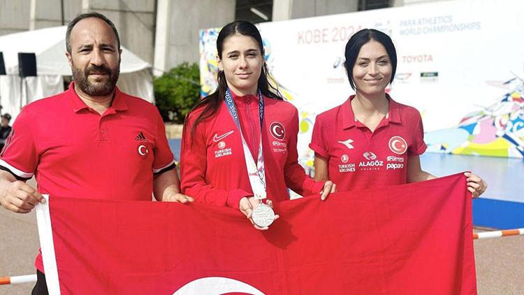 Gençlik ve Spor Bakanı, Dünya Rekoru Kıran Aysel Önder'i Tebrik Etti