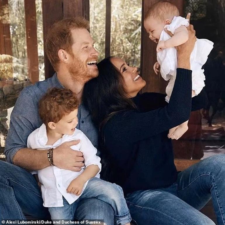 Harry ve Meghan’in Aile Sürgünü ve Barış Çabaları Hakkında Son Durum