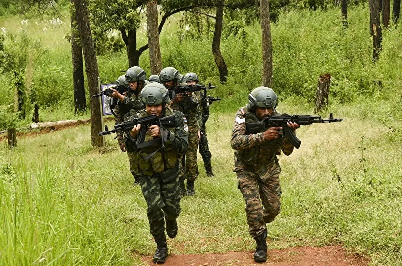 Hindistan ve Tayland Askeri Güçleri Ortak Çalışmalarda Buluştu