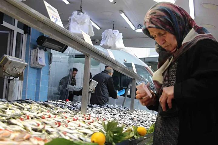 İhsaniye Mahallesi'nde Taze Balık Ziyafetleri ve Fiyat Artışlarının Nedenleri
