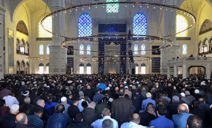 İstanbul, Ankara ve İzmir İçin Güncel Cuma Namazı Saatleri (12 Eylül 2025)