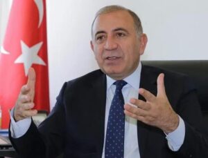 İstanbul CHP İl Kongresi Kararlarıyla Sarsıldı: Görevden Alımlar ve Yeni Atamalar