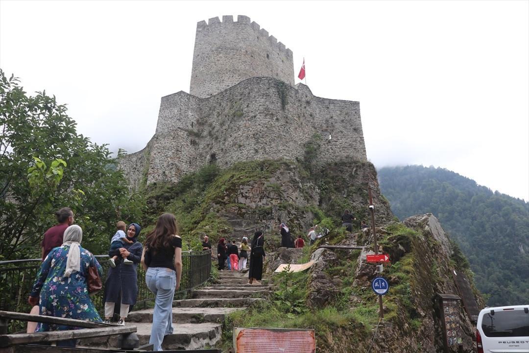 İşte Zil Kale'nin Büyüleyici Hikayesi ve Eşsiz Manzarası