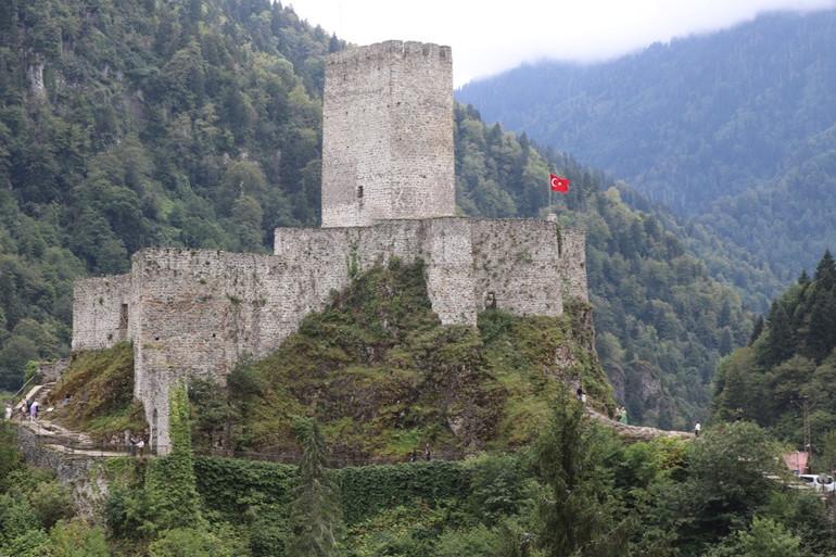 İşte Zil Kale'nin Büyüleyici Hikayesi ve Eşsiz Manzarası
