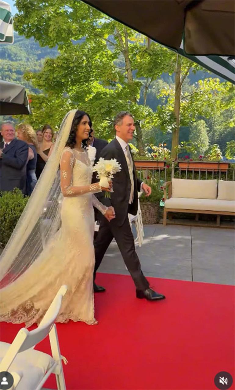 Joan Collins'in Oğlunun Düğünündeki Büyüleyici Anlar ve Aile Efsaneleri