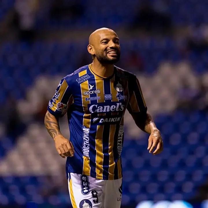 Joao Pedro'nun Meksika Macerası: Beklenmedik Bir Başarı Hikayesi
