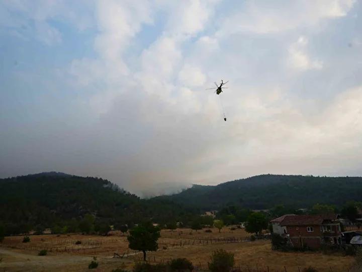 Kastamonu Araç ilçesindeki Orman Yangınlarında Müdahale Sürüyor