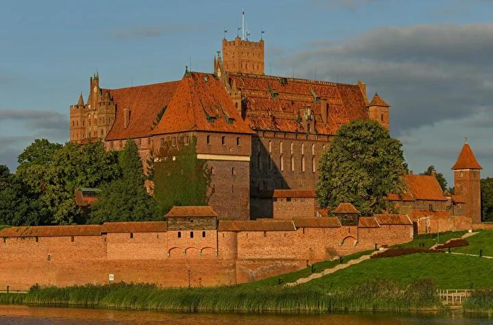 Malbork Kalesi'nin Muazzam Tarihi ve Mimari Özellikleri