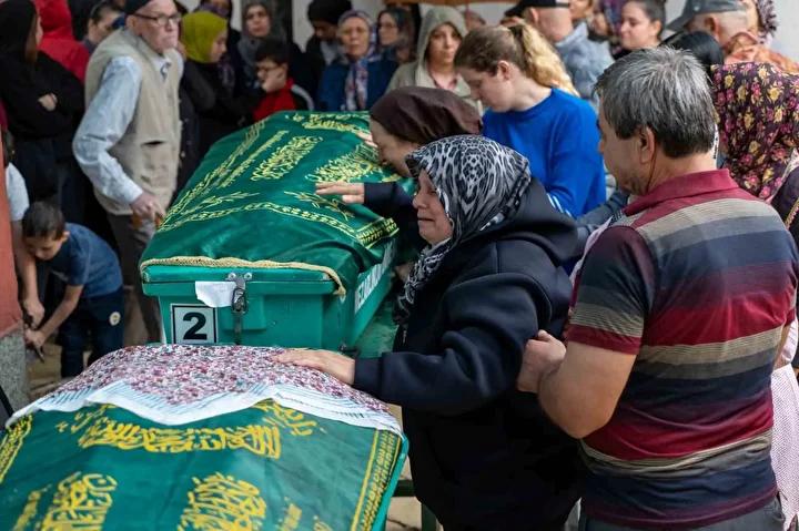 Sevilen İsimlerin Son Yolculuğu