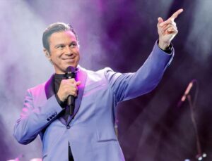 Mario Frangoulis İstanbul Konseriyle Büyüledi: Sirtaki ve En Sevilen Parçalarla Unutulmaz Anlar