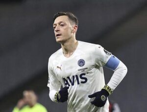 Mesut Özil, Ümraniye Belediyesi Altın Kupa Gecesi’nde Onurlandırıldı