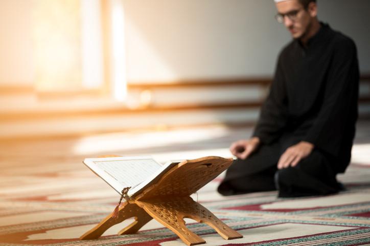 Mevlid Kandili'nde Yapılacak İbadet ve Zikirler Rehberi