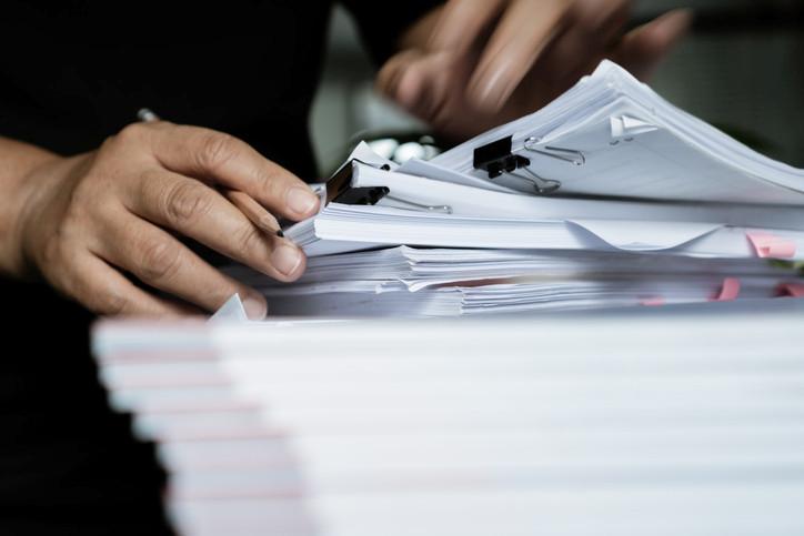 Millî Eğitim Bakanlığı tarafından ortaokul ve lise seviyelerinde uygulanacak ortak sınavlara ilişkin önemli duyuru yapıldı. 6,7,8,9,10,11,12. sınıflar için hazırlanan örnek konu ve soru dağılımları kamuoyuna sunuldu. Bu belge, sınavların düzenlenmesi ve hazırlanması süreçlerinde kullanılacak temel referans olma özelliği taşıyor.