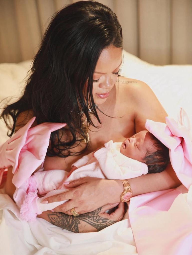 Rihanna’nın Ailesine Yeni Bir Üyelik: Kız Çocuklarına Hoş Geldin Demek