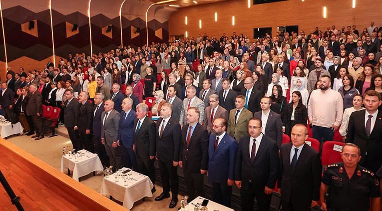 Açılış Konuşması ve İlham Veren Sunumlar