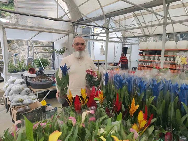 Geleneksel Tutkunun Yeni Anlamı: Kaktüs ve Çiçekçilik