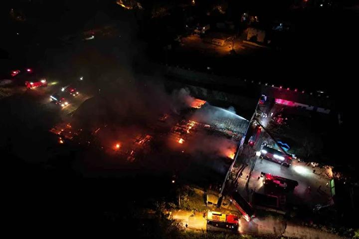 Sakarya'daki Fabrika Yangını Kontrol Altına Alındı