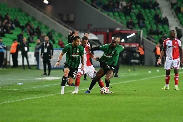 Sakaryaspor'da Yeni Dönem: Teknik Direktör Serhat Sütlü ile İşbirliği Son Buldu