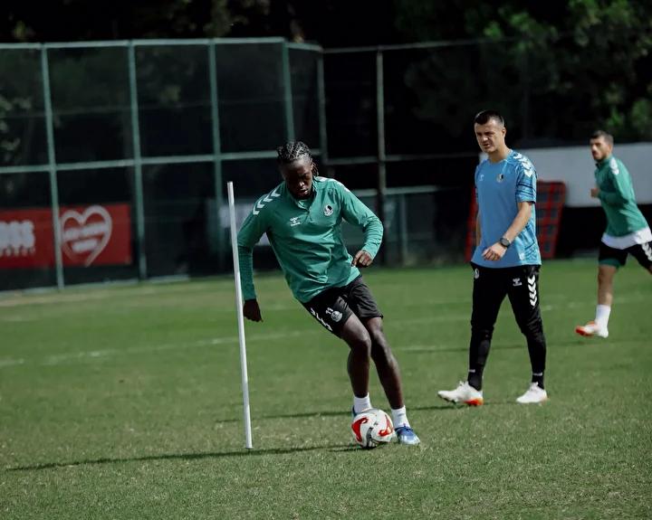 Sakaryaspor'da Yeni Dönem: Teknik Direktör Serhat Sütlü ile İşbirliği Son Buldu