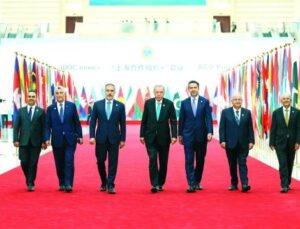 Şanghay İşbirliği Örgütü Zirvesi’nde Kritik Görüşmeler ve Bölgesel Güncellemeler